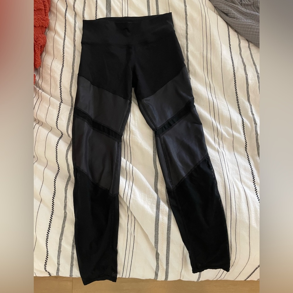 ALO moto style leggings with sheer panels size medium excellent conditions